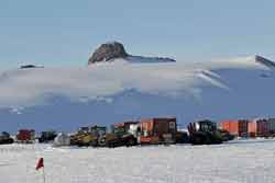 Traverse fleet about to leave McMurdo