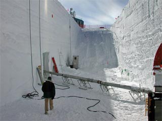 the tunneling machine's snow chip discharge pipe