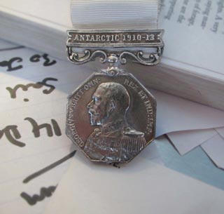 a medal awarded by King George V
