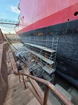 scaffold on the hull