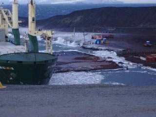 The Maersk Illinois and the deteriorating ice pier