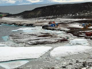 The deteriorated pier as seen from the cargo ship